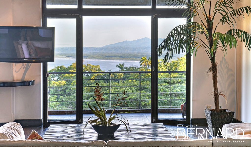 Spacious third-floor suite with luxury amenities overlooking the Costa Rican rainforest at Los Altos Resort.