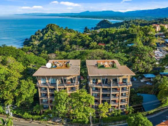 Luxurious Balinese Penthouse in Los Altos, Costa Rica, with ocean views and modern amenities.