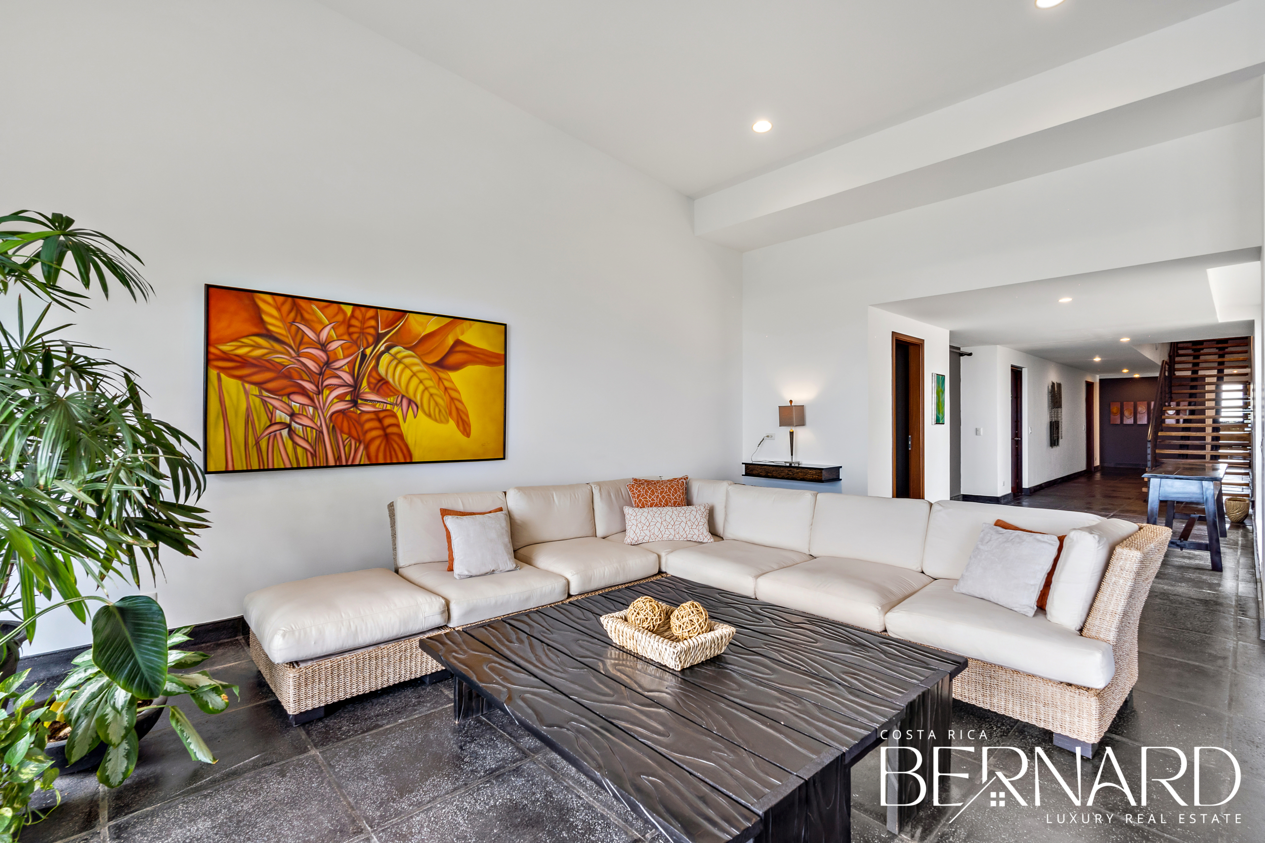 Luxurious Balinese Penthouse in Los Altos, Costa Rica, with ocean views and modern amenities.