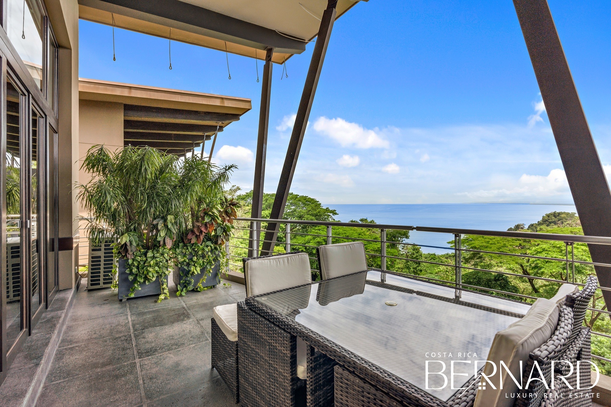 Luxurious Balinese Penthouse in Los Altos, Costa Rica, with ocean views and modern amenities.