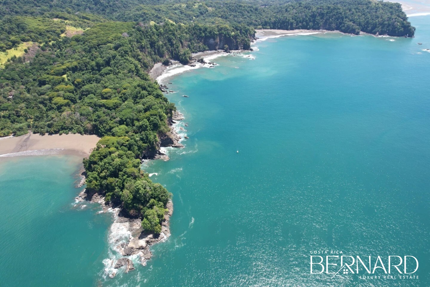 Scenic view of a lush Costa Rican landscape ideal for real estate investment