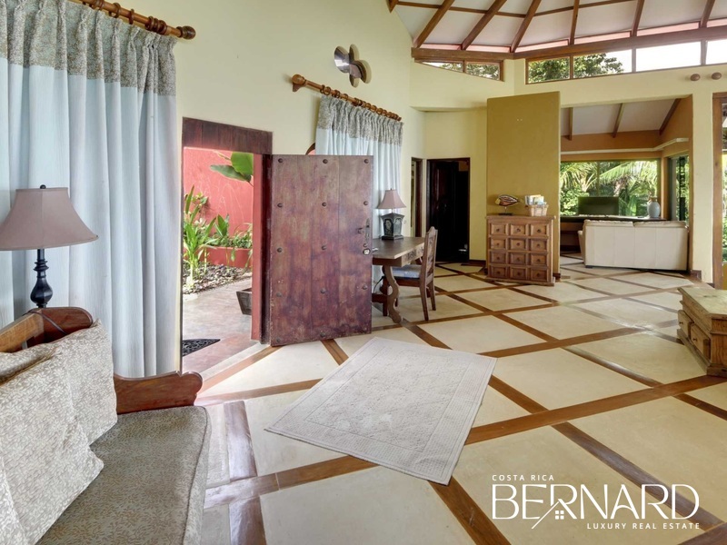 Oceanfront Luxury Villa in Dominical Beach, Puntarenas with Private Pool and Beach Access - Costa Rica Real Estate