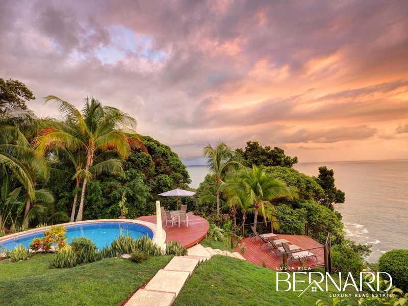 Oceanfront Luxury Villa in Dominical Beach, Puntarenas with Private Pool and Beach Access - Costa Rica Real Estate