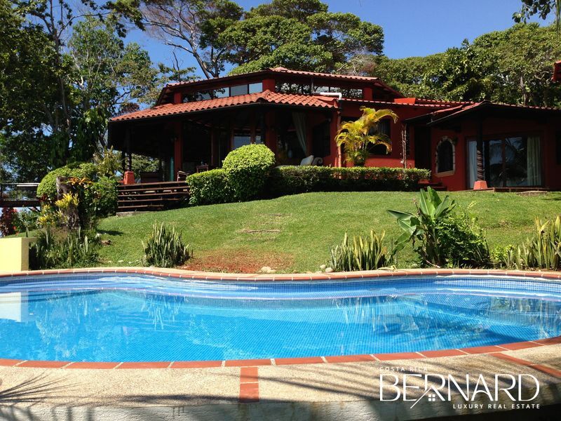 Oceanfront Luxury Villa in Dominical Beach, Puntarenas with Private Pool and Beach Access - Costa Rica Real Estate