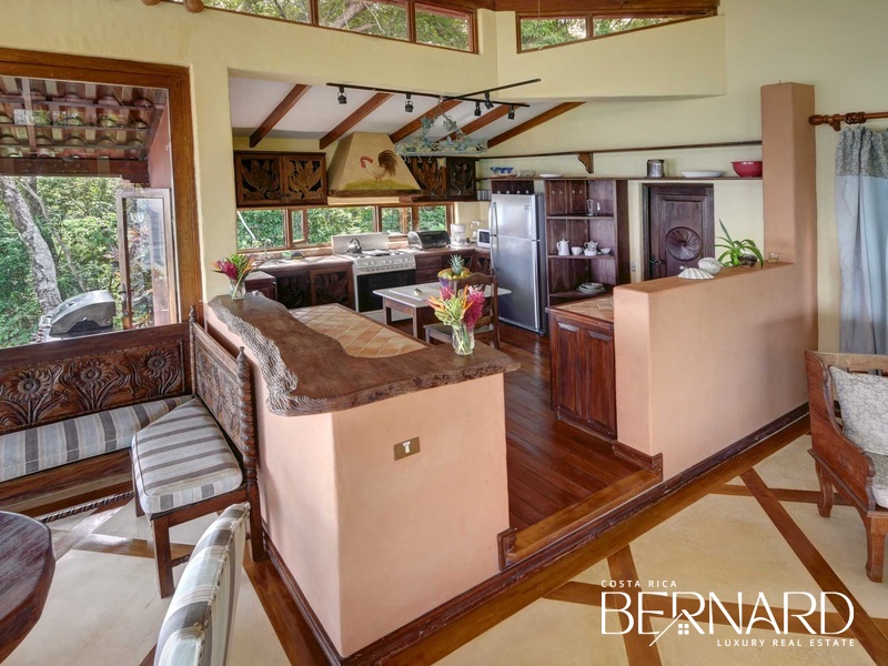 Oceanfront Luxury Villa in Dominical Beach, Puntarenas with Private Pool and Beach Access - Costa Rica Real Estate