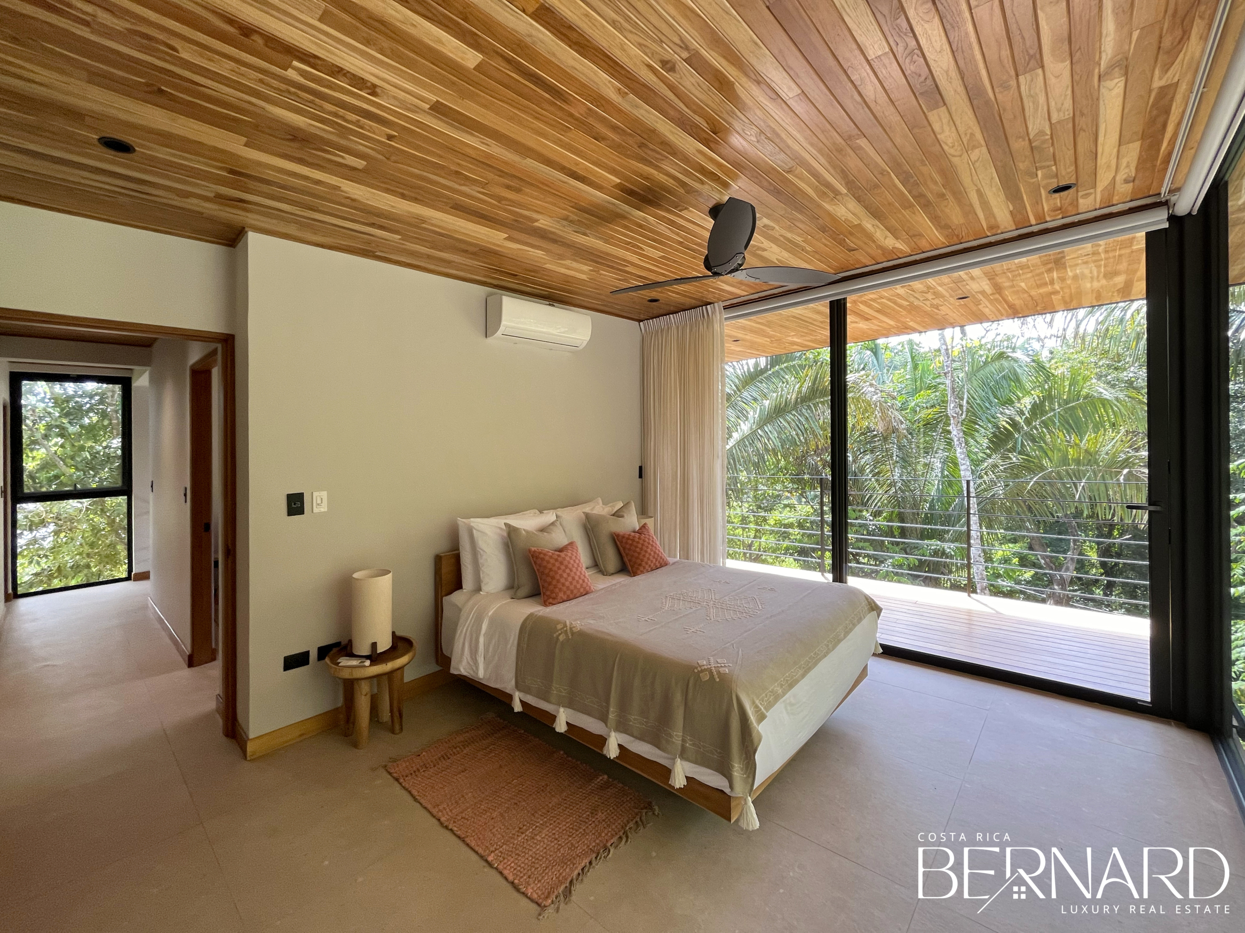 Nomad Haven Villas - Eco-friendly 3-bedroom luxury villa with ocean view in Santa Teresa