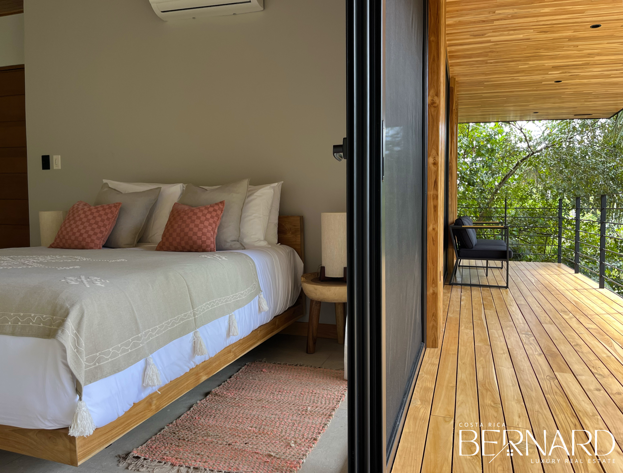 Nomad Haven Villas - Eco-friendly 3-bedroom luxury villa with ocean view in Santa Teresa