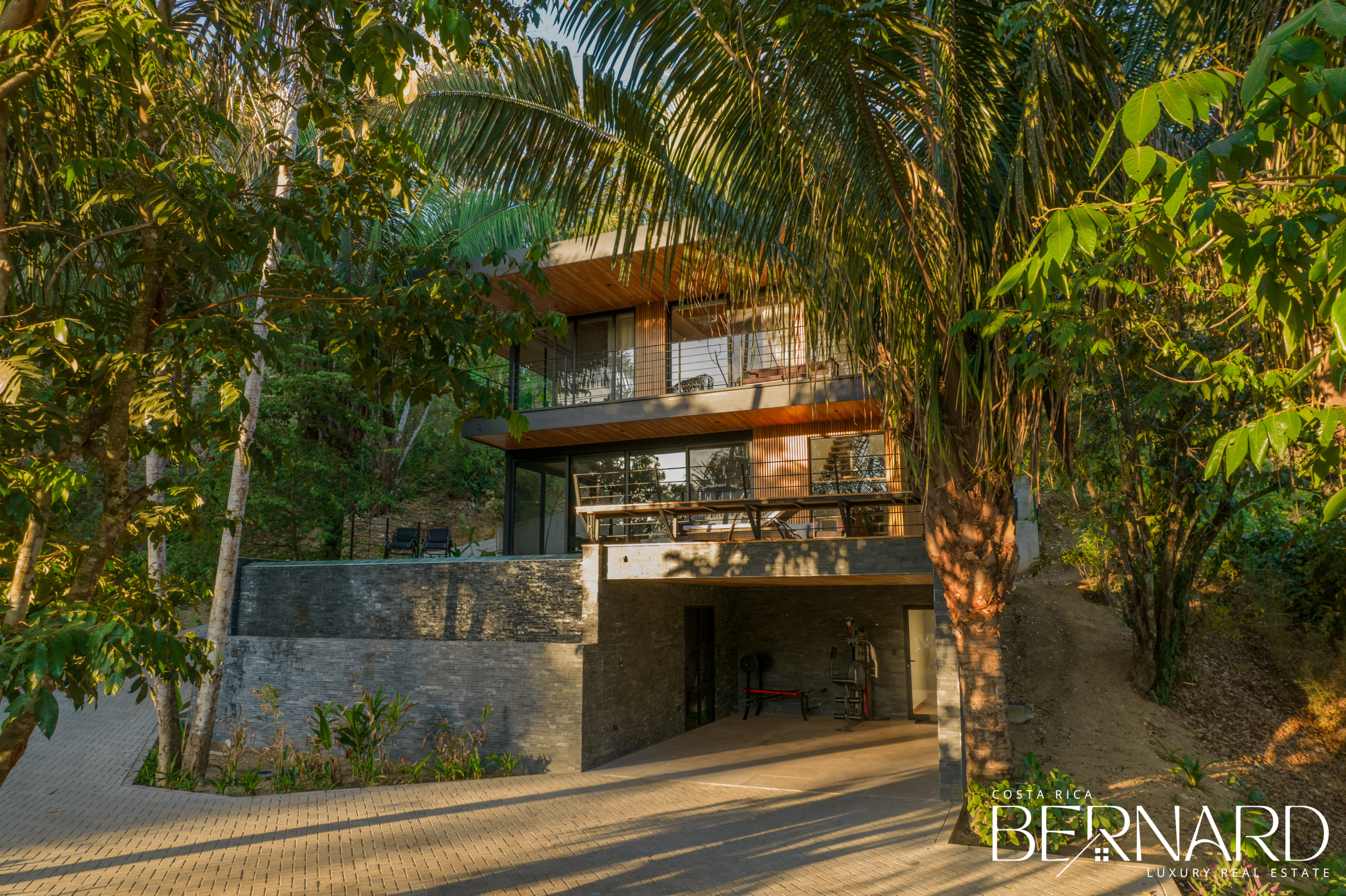 Nomad Haven Villas - Eco-friendly 3-bedroom luxury villa with ocean view in Santa Teresa