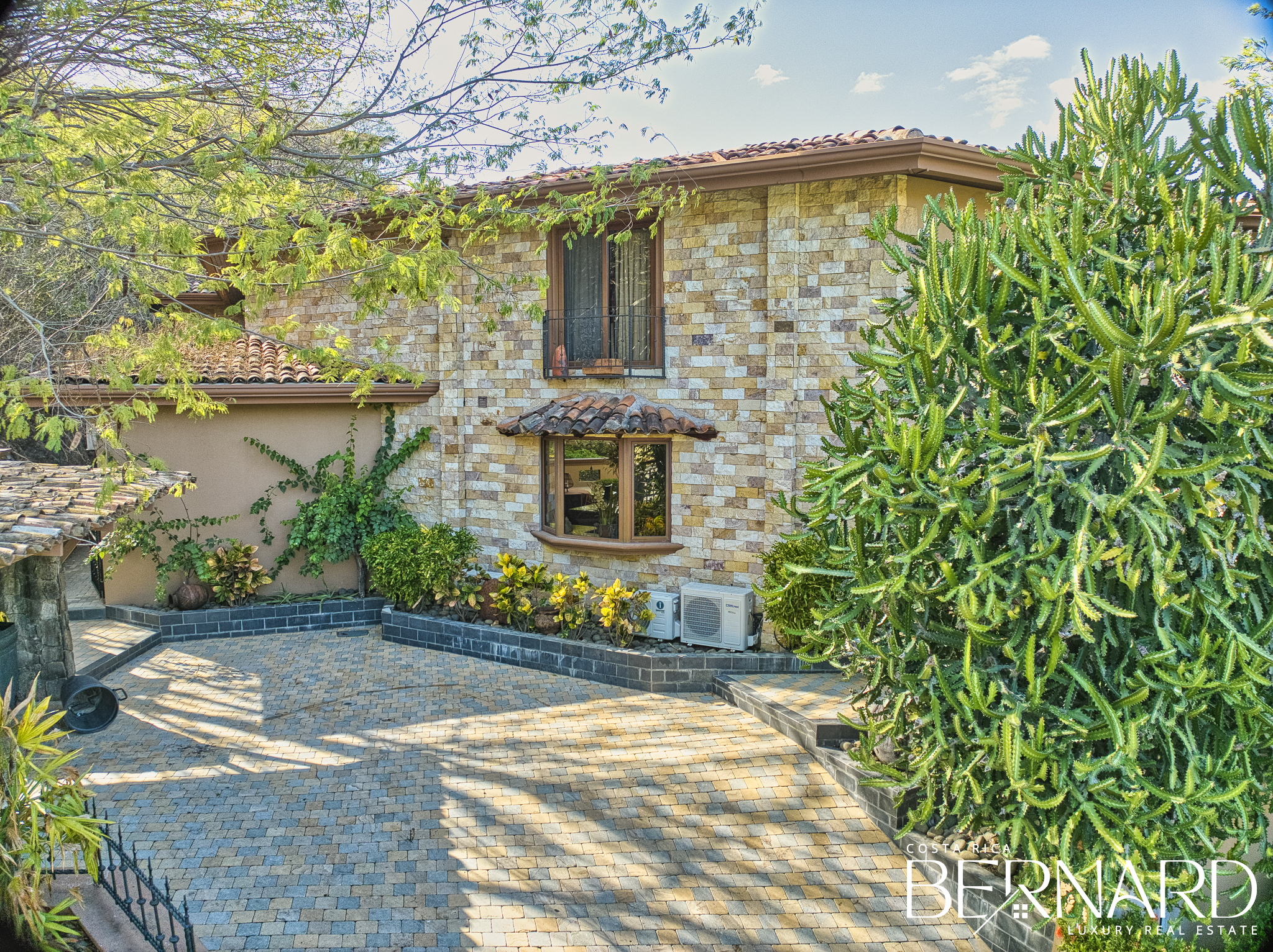 Luxurious estate, Hermosa Montaña, with pool and lush gardens in Playa Hermosa, Costa Rica.