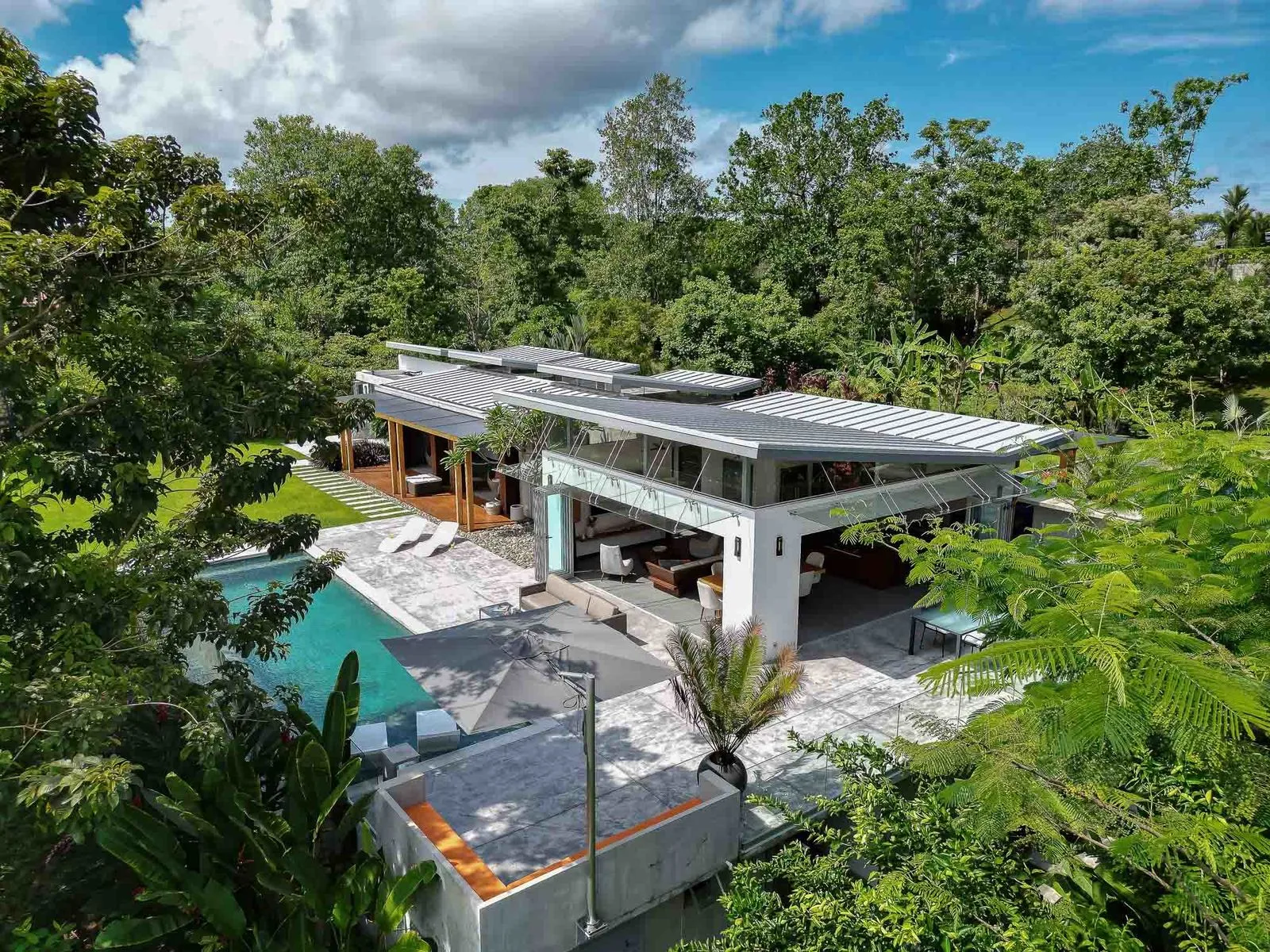 Casa Lotus One Level Modern Country Estate